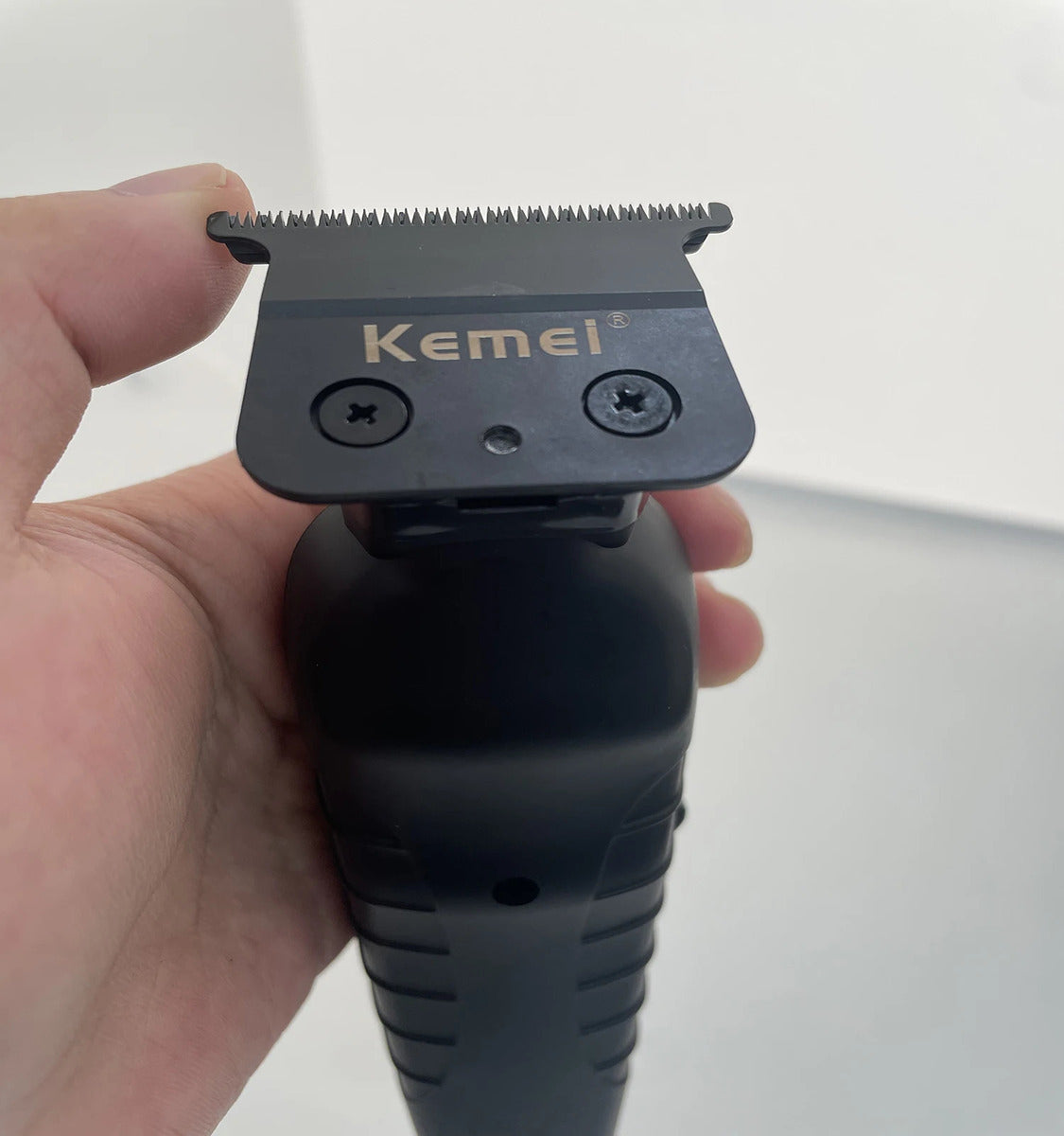 Set Kemei Profesional: Afeitadora Shaver KM-1102 + Patillera Perfiladora KM-2299