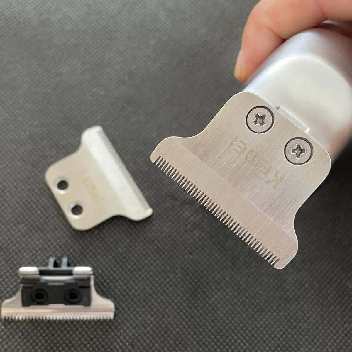 Cuchilla de Repuesto Profesional para Trimmer Kemei KM-1949 (70 Years)